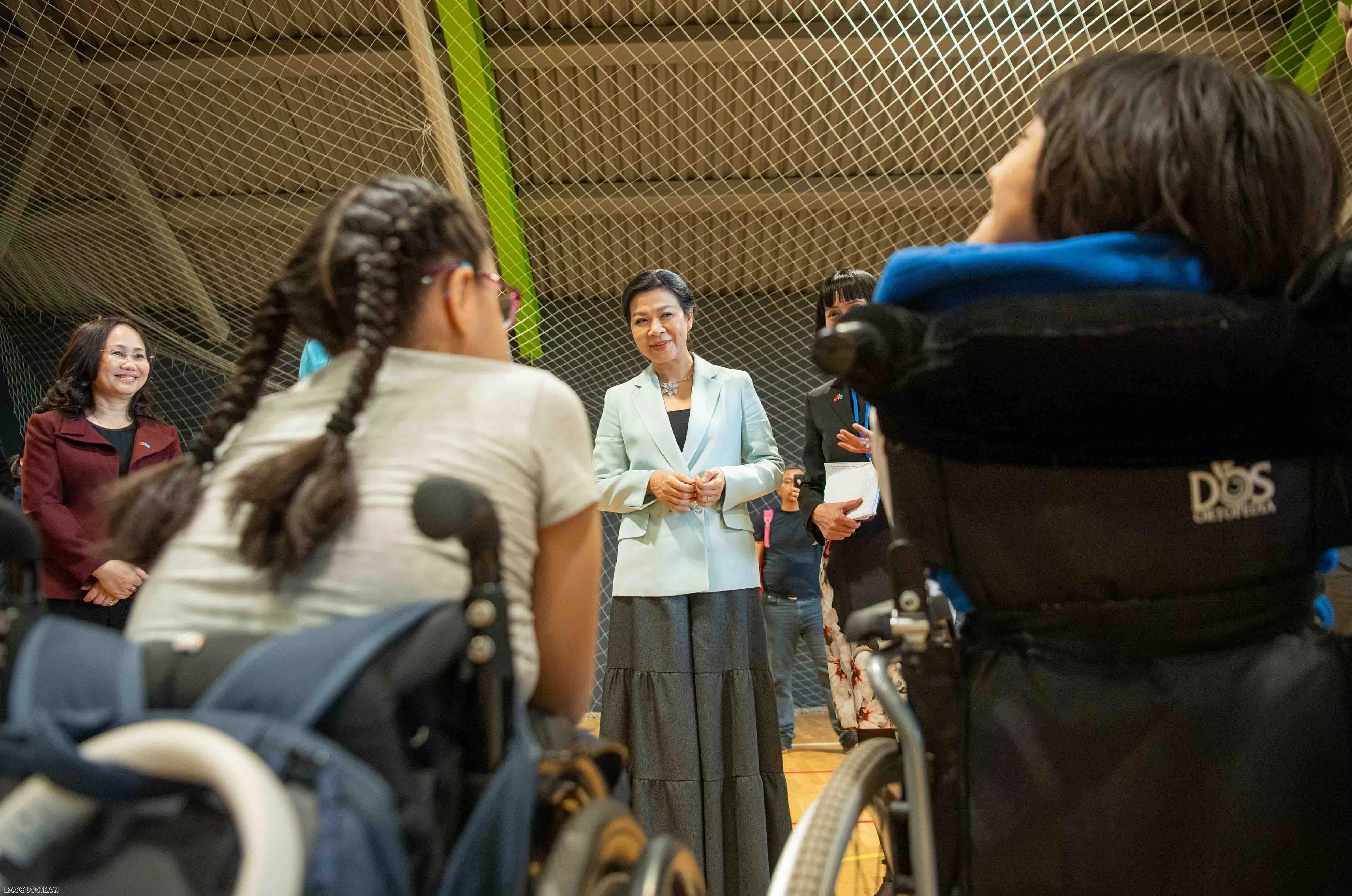 Phu nhân Tổng Bí thư thăm nơi đào tạo cho các vận động khuyết tật ở Kazakhstan