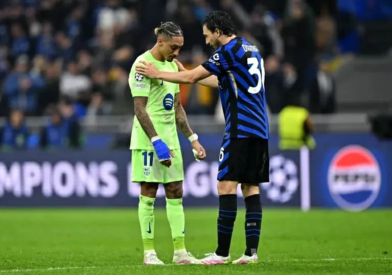Tiền đạo Raphinha cân bằng kỷ lục của Ronaldo Tiền đạo Raphinha cân bằng kỷ lục của Ronaldo