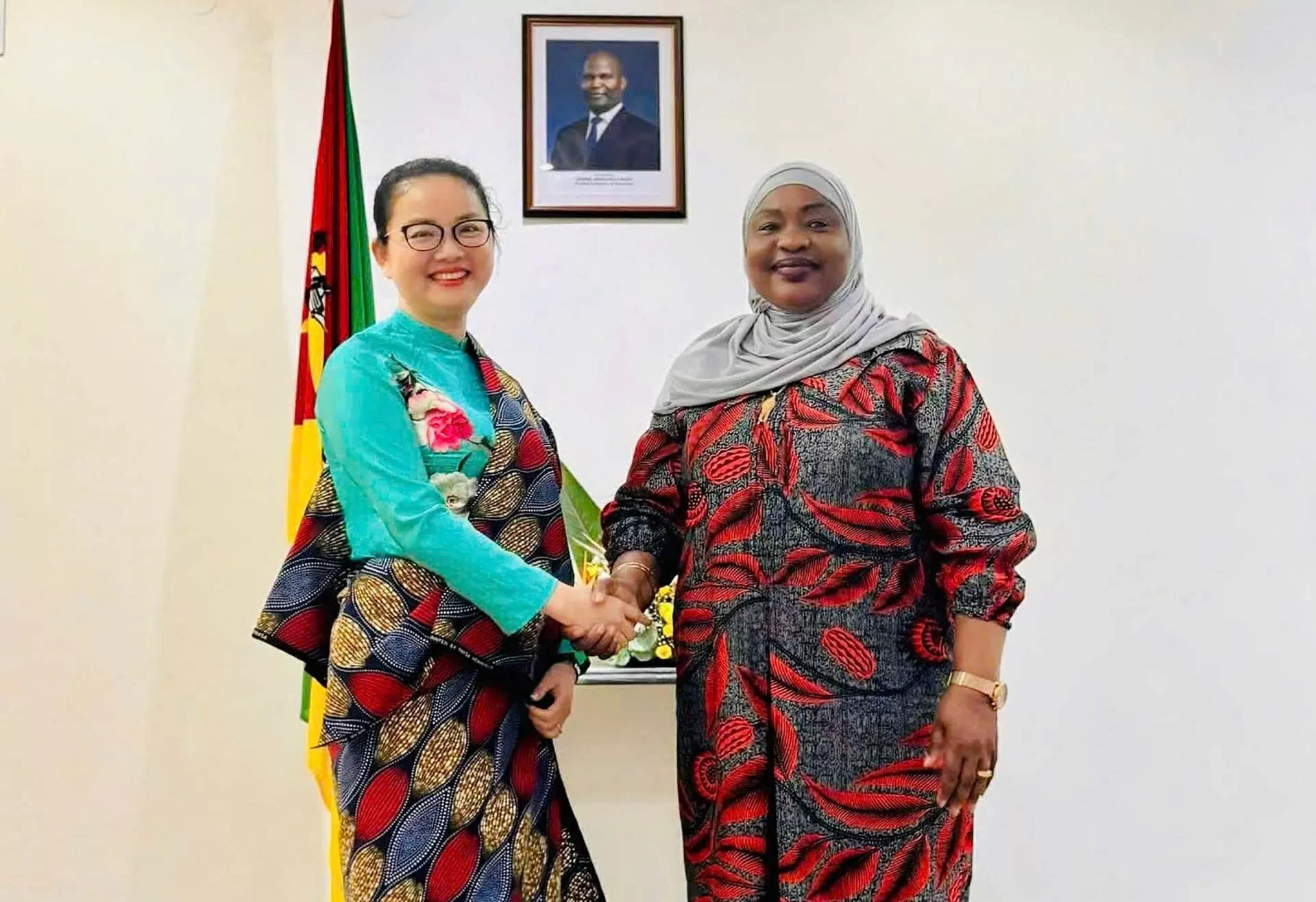 Thúc đẩy thành lập nhóm Nghị sĩ hữu nghị Mozambique-Việt Nam Thúc đẩy thành lập nhóm Nghị sĩ hữu nghị Mozambique-Việt Nam