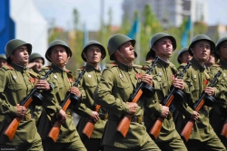 Tổng Bí thư Tô Lâm và Phu nhân dự lễ duyệt binh mừng 80 năm chiến thắng của Kazakhstan