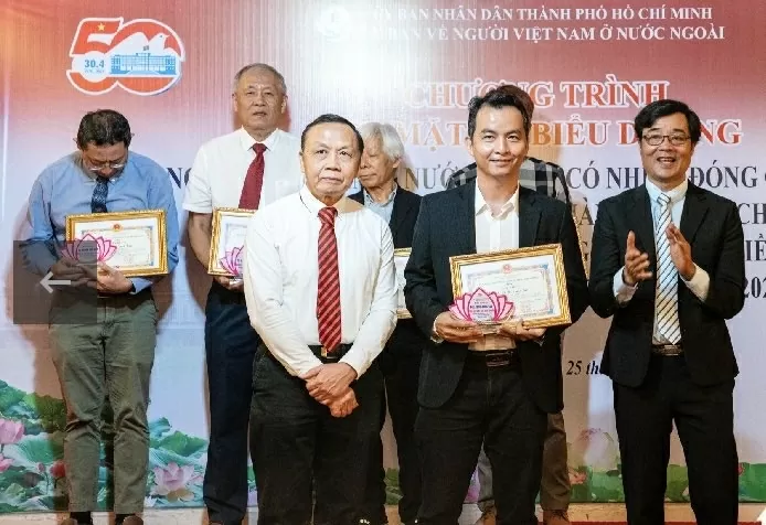 Kiều bào và những tâm tình với Tổ quốc Kiều bào và những tâm tình với Tổ quốc