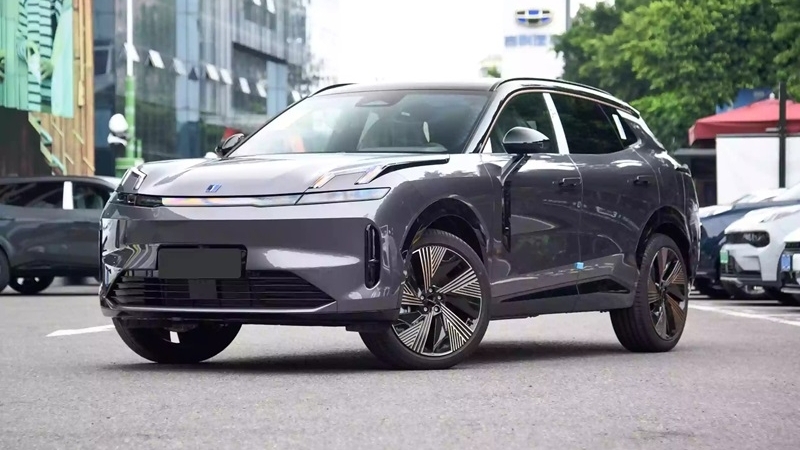 Đại lý bắt đầu nhận cọc Lynk & Co 08, giá tạm tính khoảng 1,5 tỷ đồng