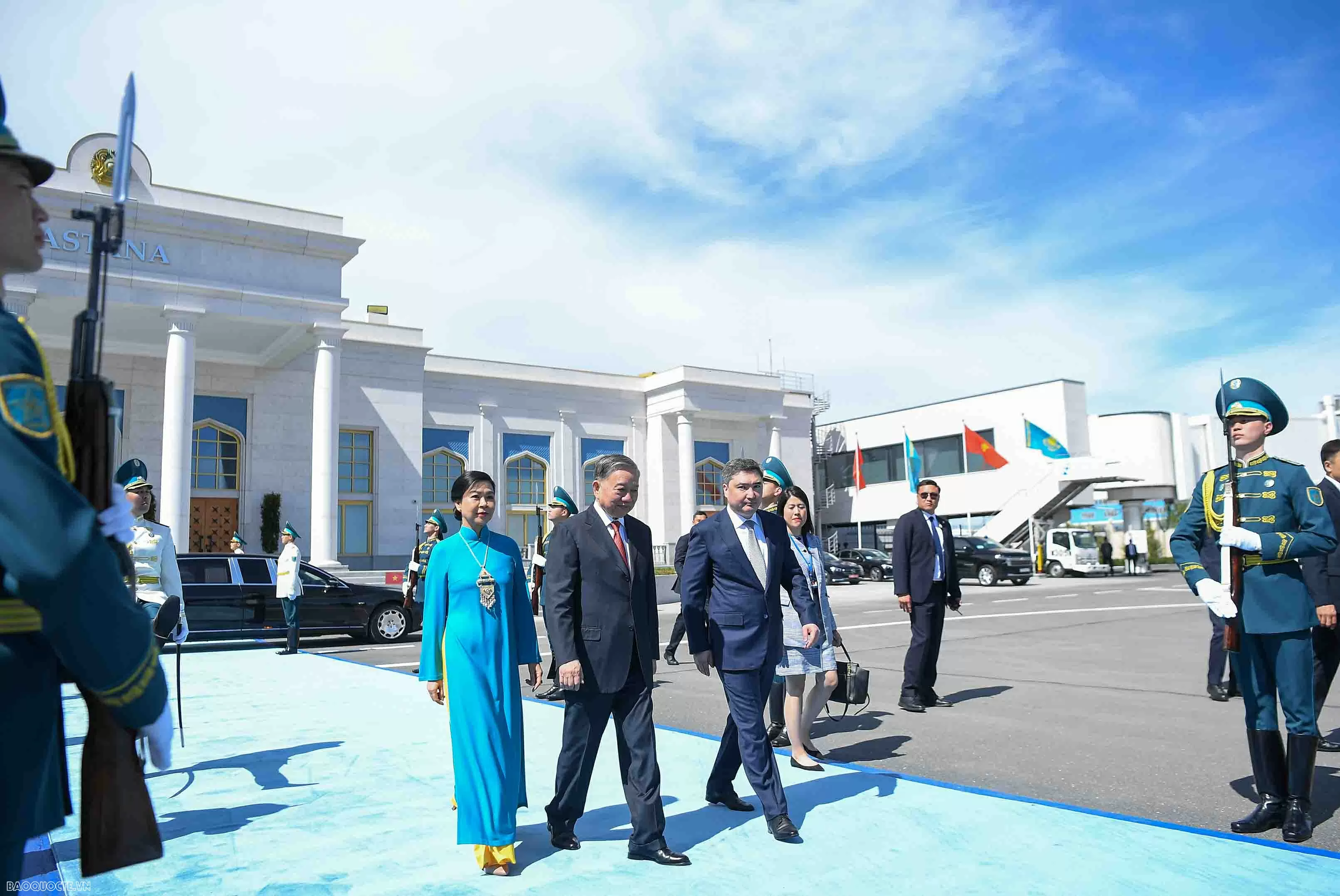 Thủ tướng Kazakhstan ra sân bay tiễn Tổng Bí thư Tô Lâm và Phu nhân