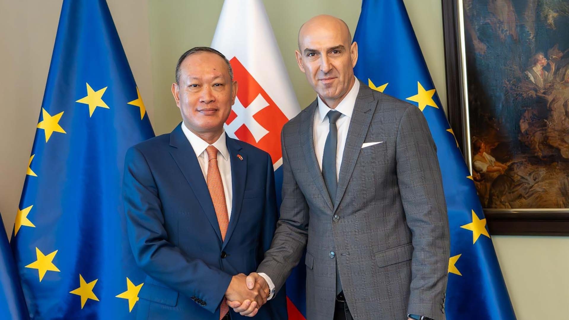 Cố vấn Bộ trưởng Nội vụ Slovakia tiếp Đại sứ Phạm Trường Giang