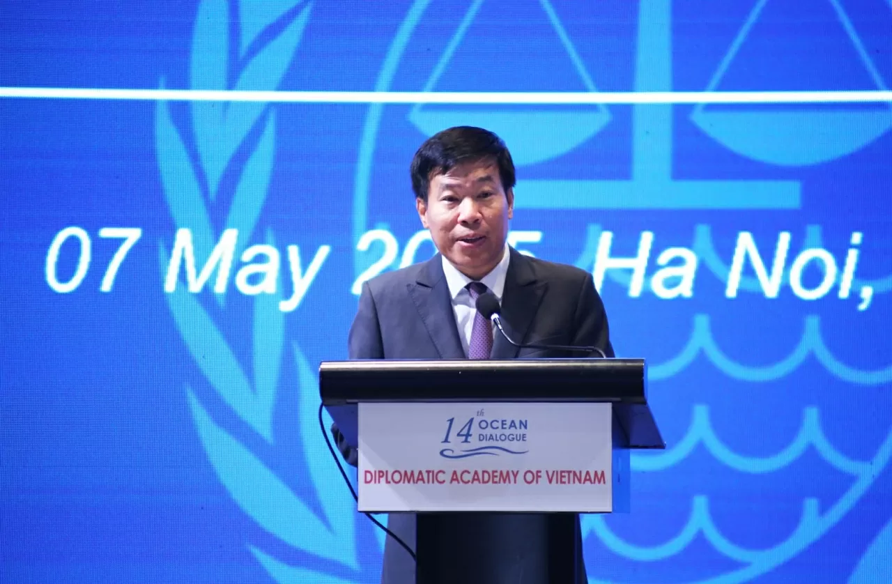 Uỷ viên Trung ương Đảng, Thứ trưởng Bộ Ngoại giao, Tiến sĩ Nguyễn Mạnh Cường phát biểu khai mạc. (Ảnh: Thành Long)