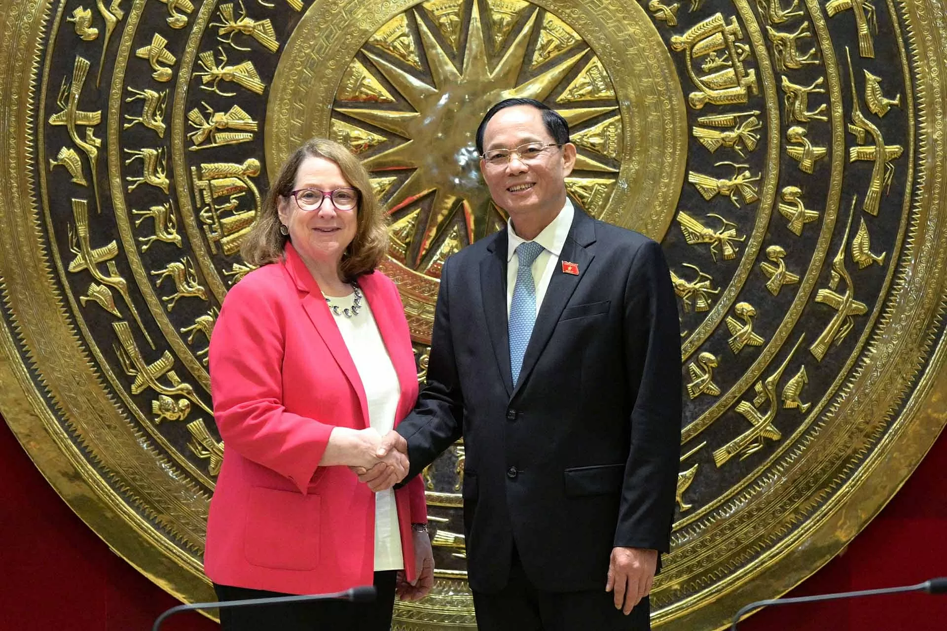 Phó Chủ tịch Quốc hội Trần Quang Phương tiếp đoàn USCC của Quốc hội Hoa Kỳ Phó Chủ tịch Quốc hội Trần Quang Phương tiếp đoàn USCC của Quốc hội Hoa Kỳ