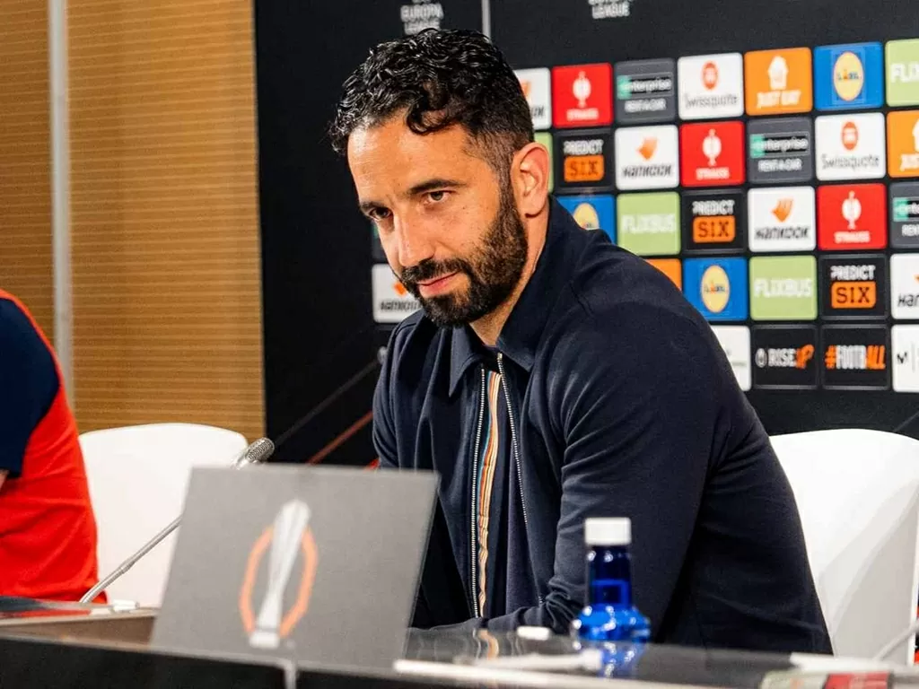 HLV Amorim ngăn chặn sự tự mãn của cầu thủ Man Utd