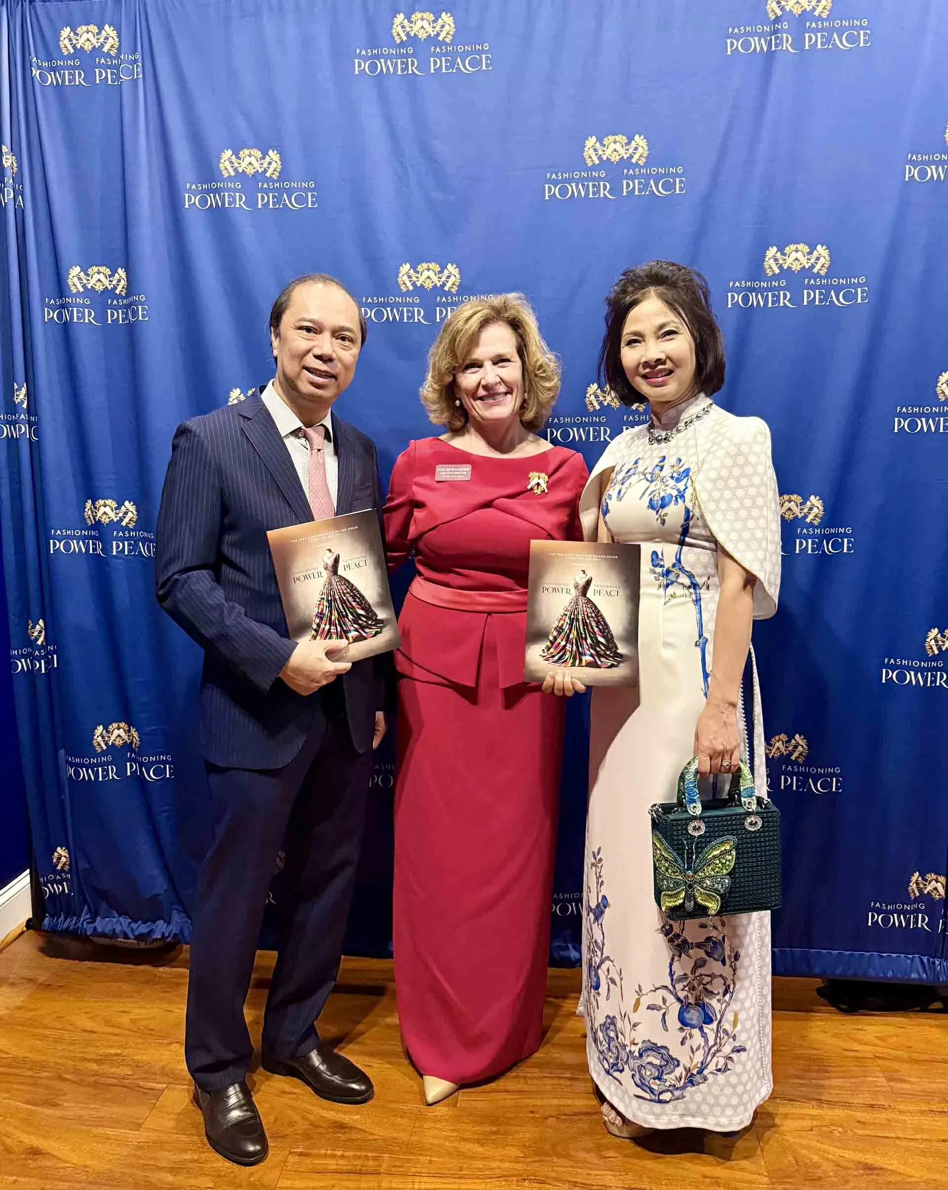 Áo dài Việt Nam tại sự kiện thời trang của Mỹ