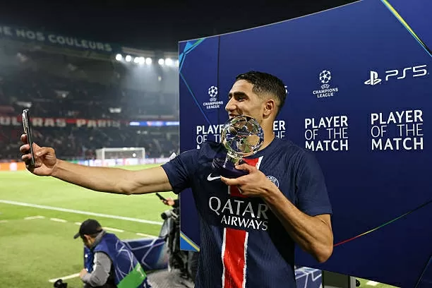 Hakimi đoạt giải Cầu thủ xuất sắc nhất trận PSG 2-1 Arsenal Hakimi đoạt giải Cầu thủ xuất sắc nhất trận PSG 2-1 Arsenal