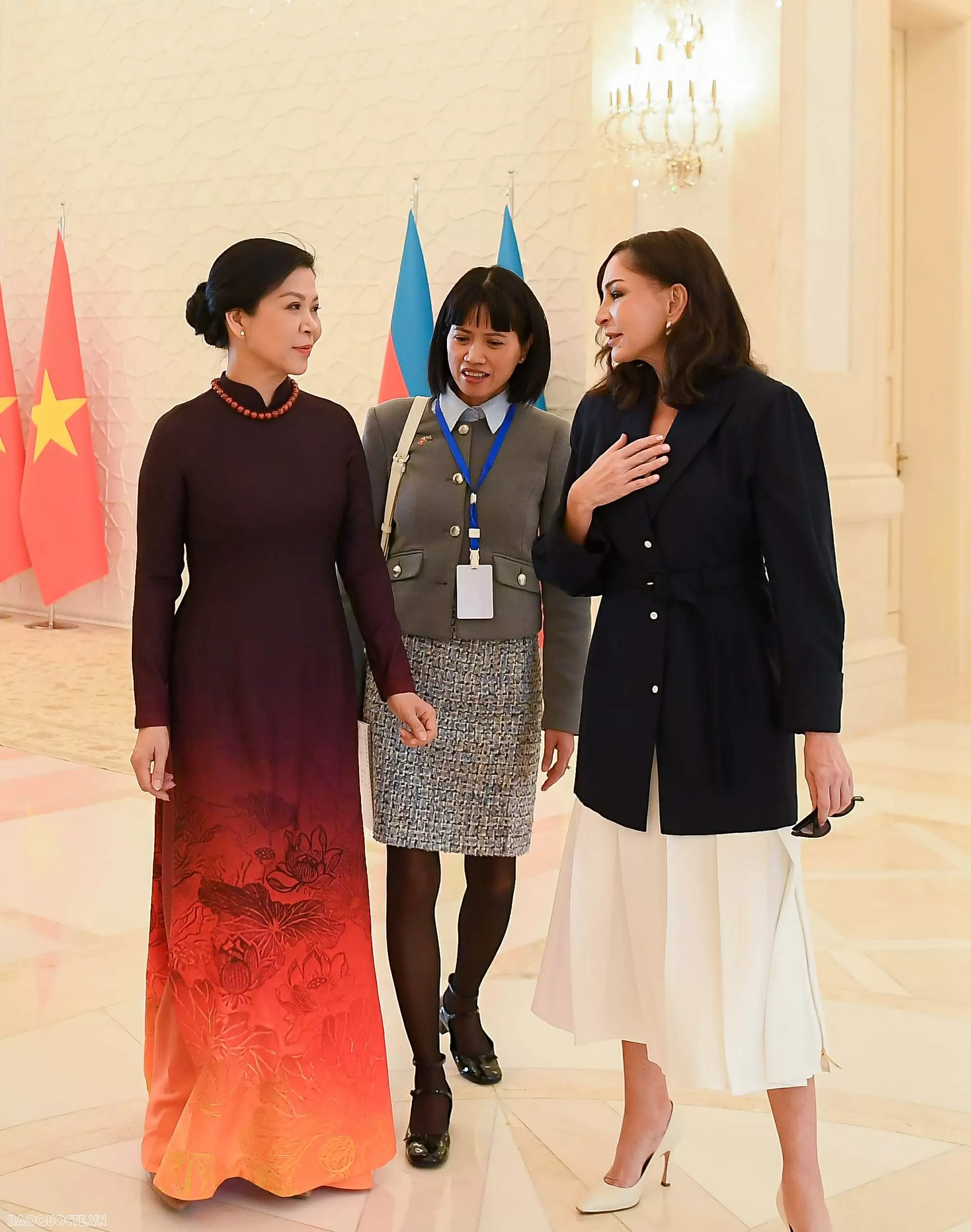 Phu nhân Ngô Phương Ly gặp gỡ Phu nhân Mehriban Aliyeva, thăm phố cổ Icheri Seher, thưởng thức bánh mì Azerbaijan