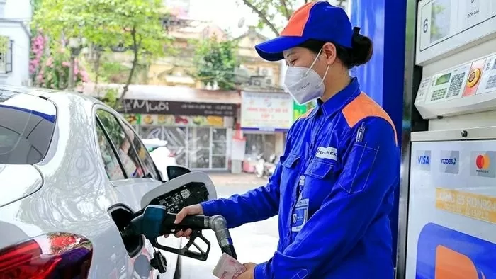 Giá xăng dầu hôm nay 8/5: Giá xăng dầu hôm nay 8/5: Thế giới nhanh chóng tìm lại 'khẩu vị'; trong nước sẽ giảm lần thứ hai liên tiếp