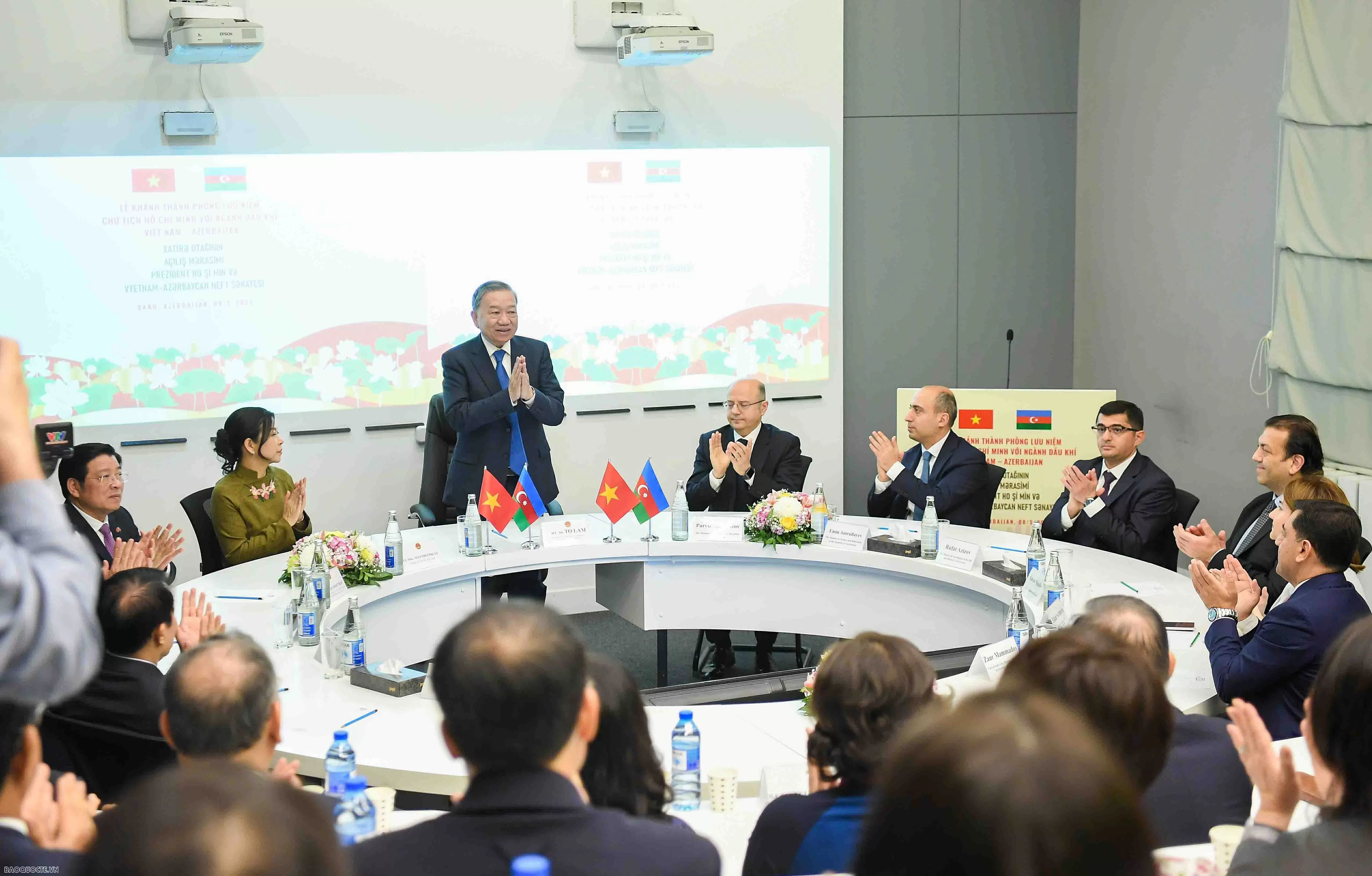 Tổng Bí thư và Phu nhân dự lễ khánh thành phòng lưu niệm Chủ tịch Hồ Chí Minh với sự nghiệp ngành dầu khí Việt Nam-Azerbaijan'