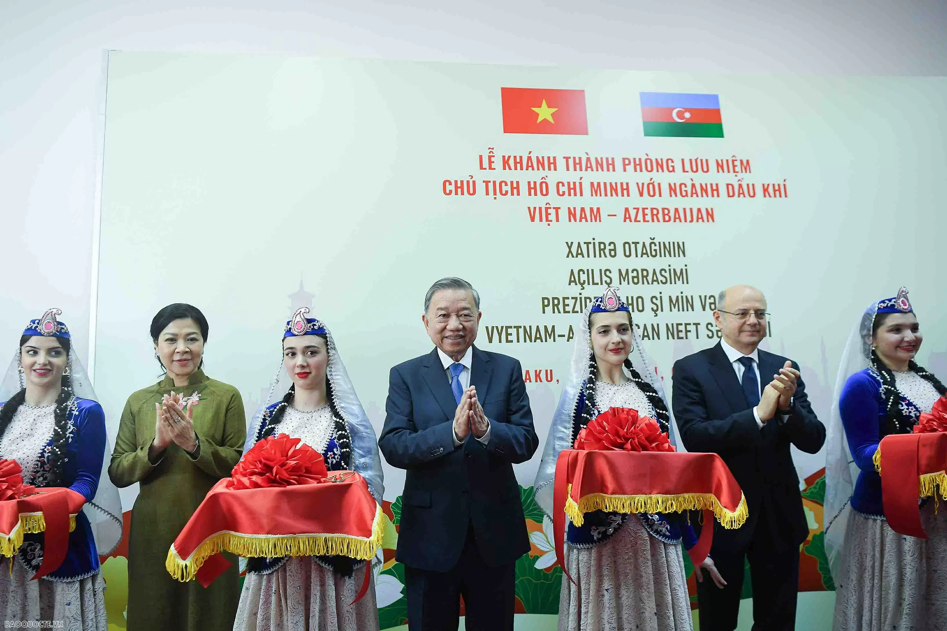 Tổng Bí thư và Phu nhân dự lễ khánh thành phòng lưu niệm Chủ tịch Hồ Chí Minh với sự nghiệp ngành dầu khí Việt Nam-Azerbaijan'