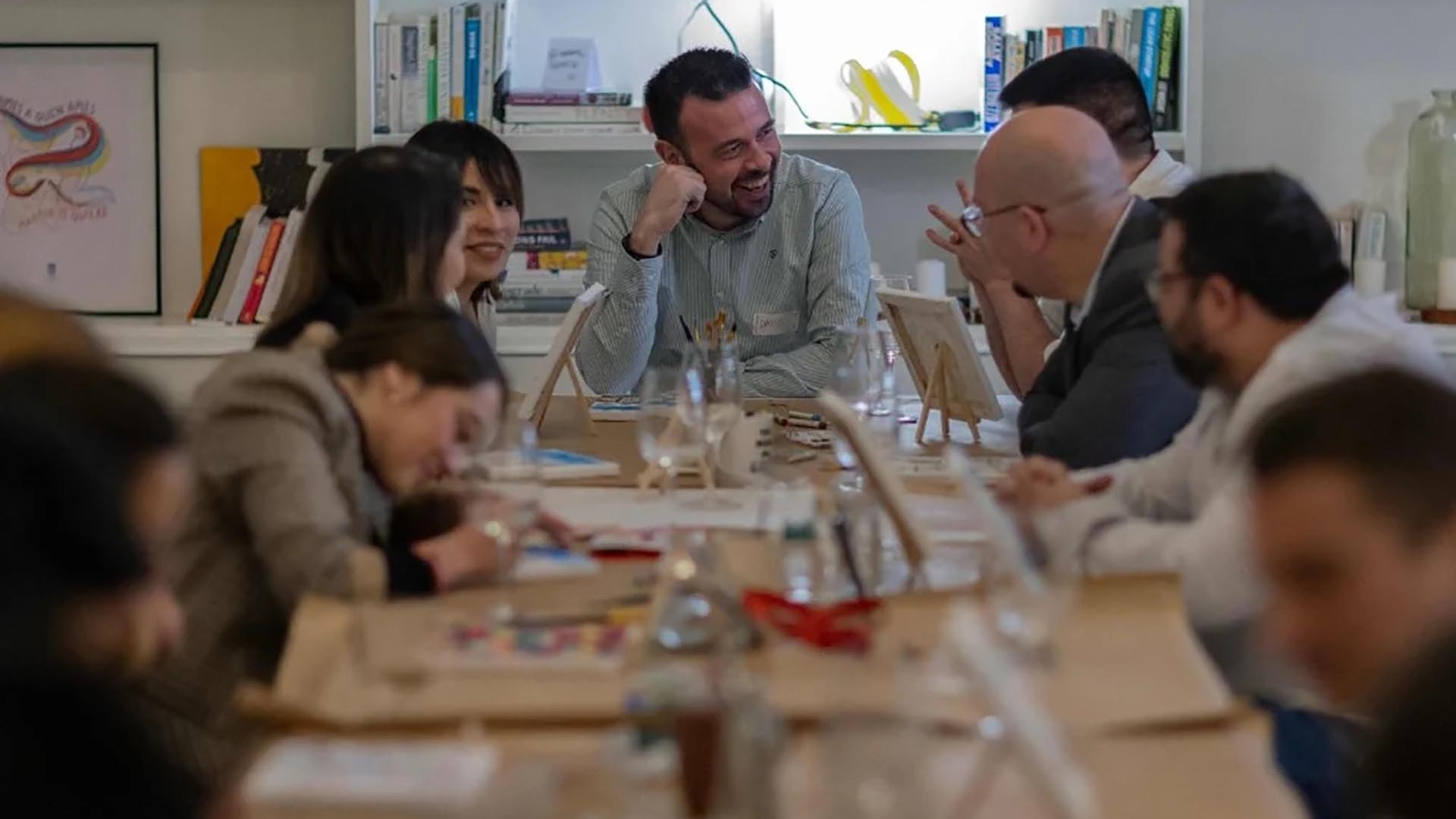 Người trẻ Tây Ban Nha hẹn hò chậm