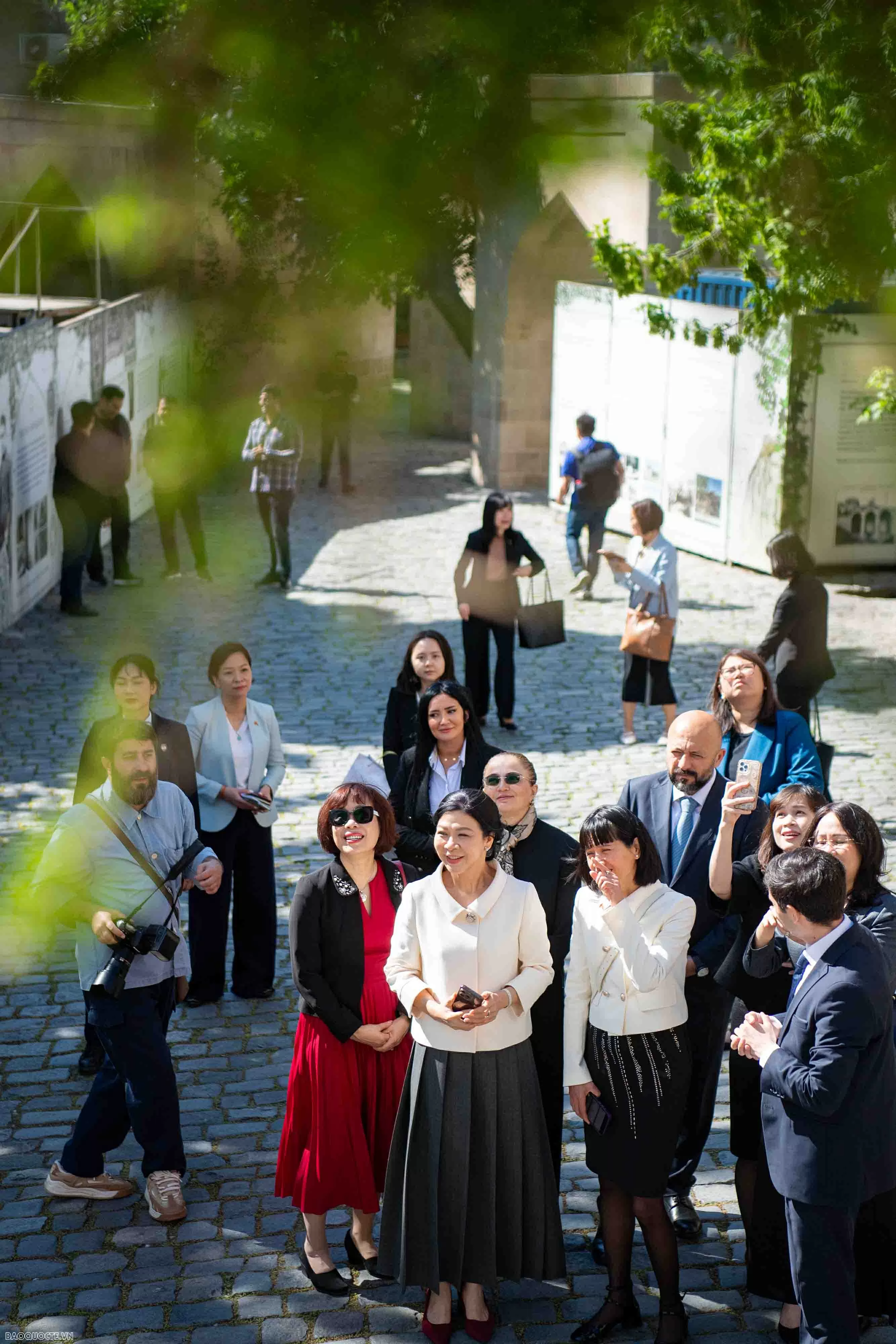 Hai Phu nhân Việt Nam và Azerbaijan thưởng trà, chia sẻ về văn hoá hai nước