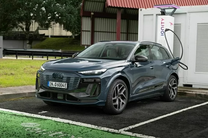 Giá xe Audi Q6 e-tron dự kiến khoảng 3,099 tỷ đồng Giá xe Audi Q6 e-tron dự kiến khoảng 3,099 tỷ đồng