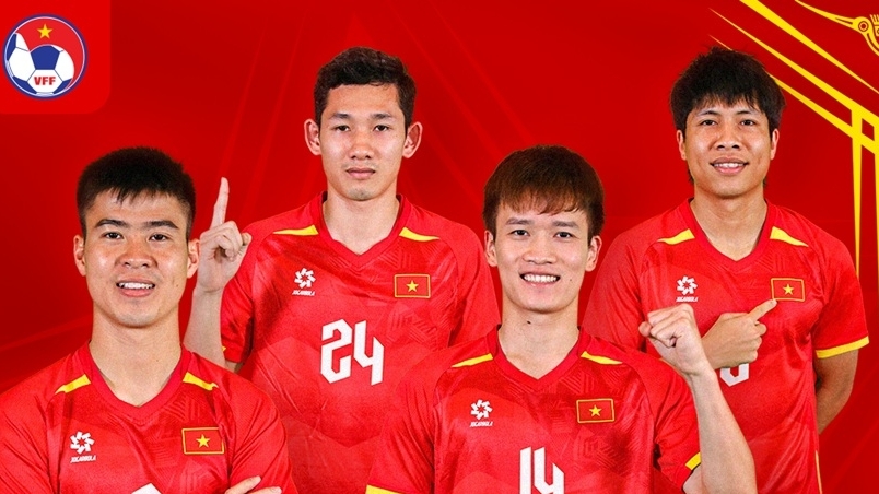 quang hai xin rut lui viet nam cu 4 cau thu so tai voi man utd