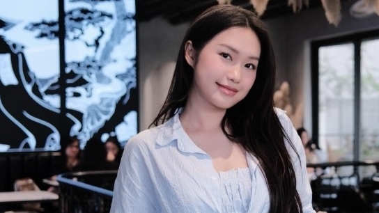 Sao Việt: Doãn Hải My đẹp mặn mà, Huyền Lizzie mặc váy ngắn gợi cảm