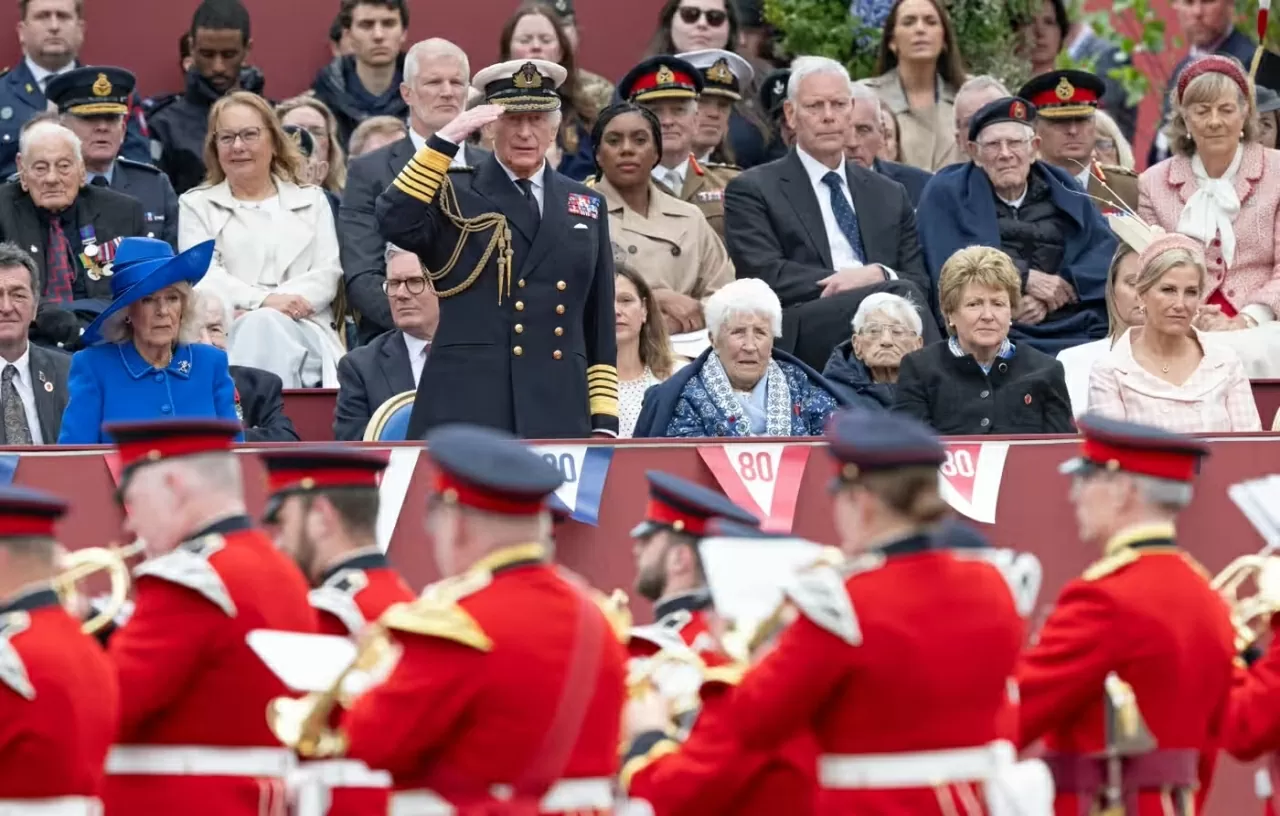 Anh Long trọng tổ chức lễ kỷ niệm 80 năm Ngày chiến thắng phát xít Anh Long trọng tổ chức lễ kỷ niệm 80 năm Ngày chiến thắng phát xít