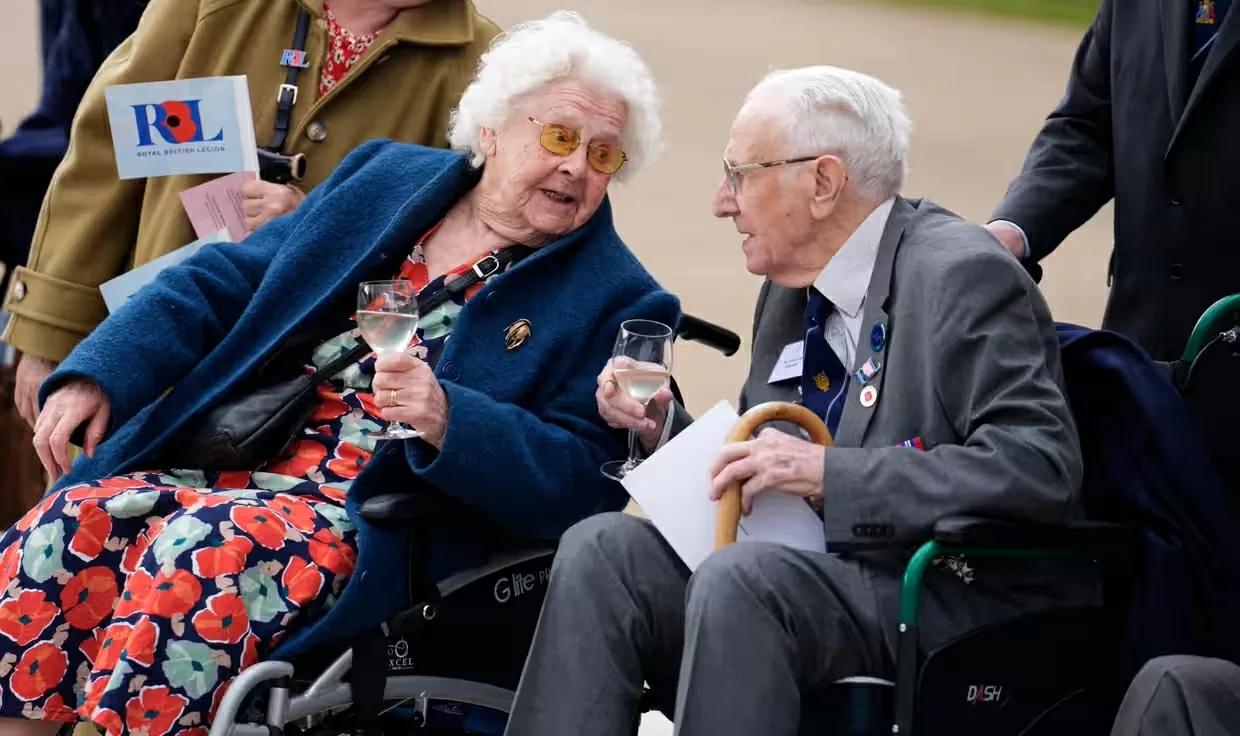 Anh Long trọng tổ chức lễ kỷ niệm 80 năm Ngày chiến thắng phát xít Anh Long trọng tổ chức lễ kỷ niệm 80 năm Ngày chiến thắng phát xít