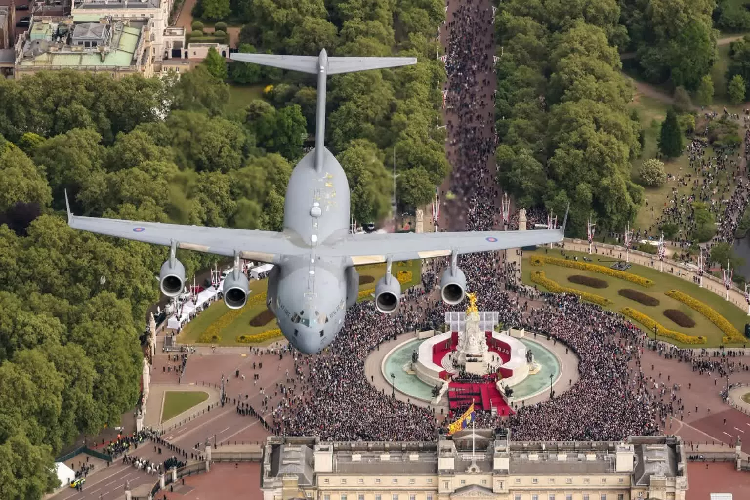 Anh Long trọng tổ chức lễ kỷ niệm 80 năm Ngày chiến thắng phát xít Anh Long trọng tổ chức lễ kỷ niệm 80 năm Ngày chiến thắng phát xít