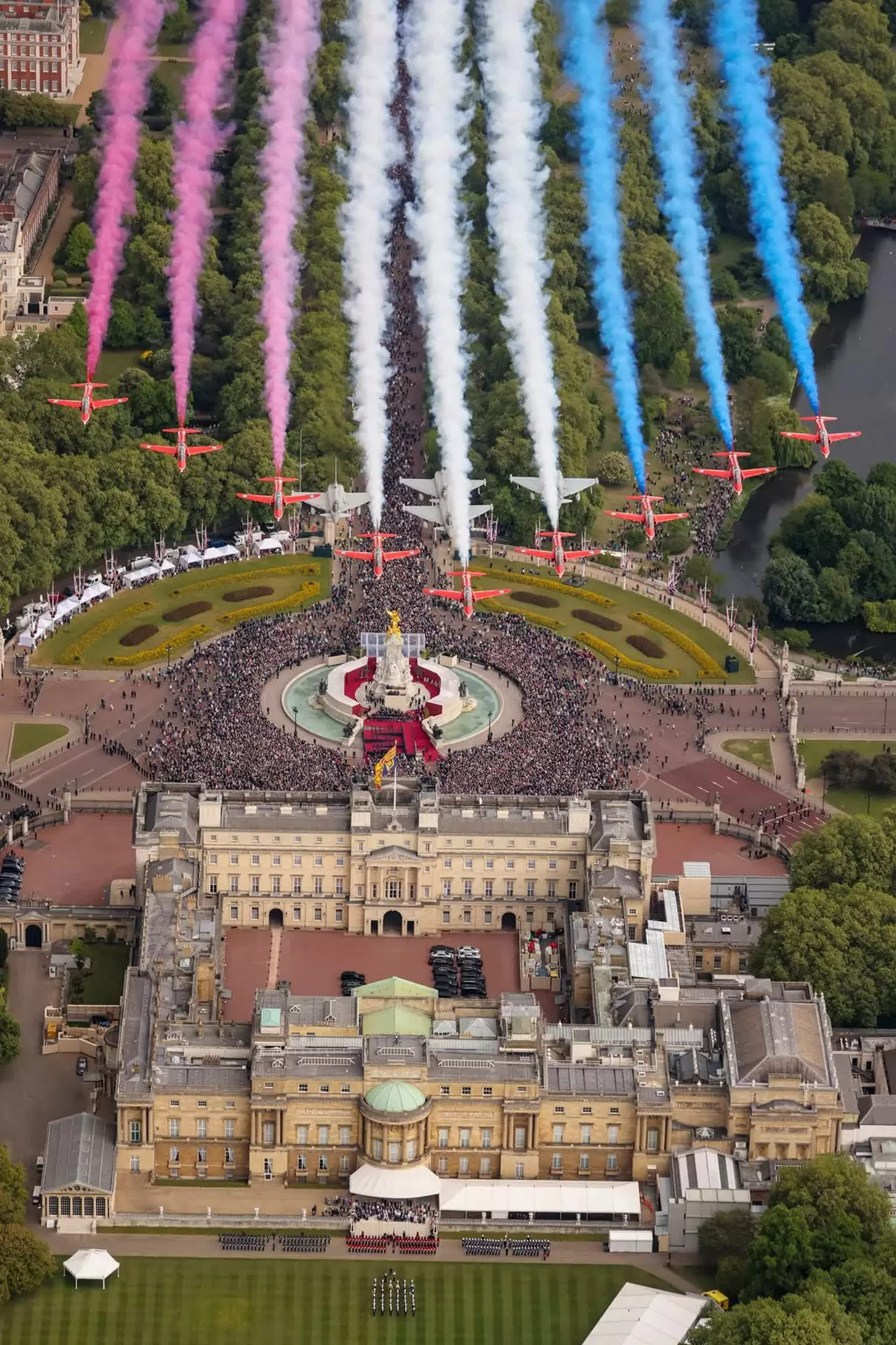 Anh Long trọng tổ chức lễ kỷ niệm 80 năm Ngày chiến thắng phát xít