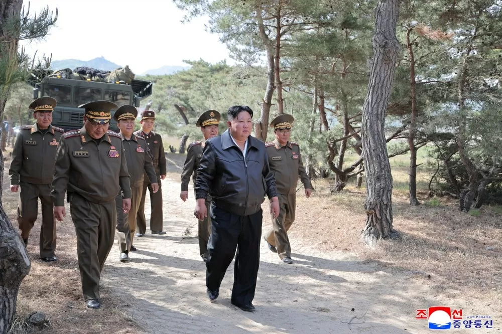 Vừa phóng tên lửa đạn đạo, Triều Tiên lại tập trận bắn đạn thật. KCNA Vừa phóng tên lửa đạn đạo, Triều Tiên lại tập trận bắn đạn thật. KCNA