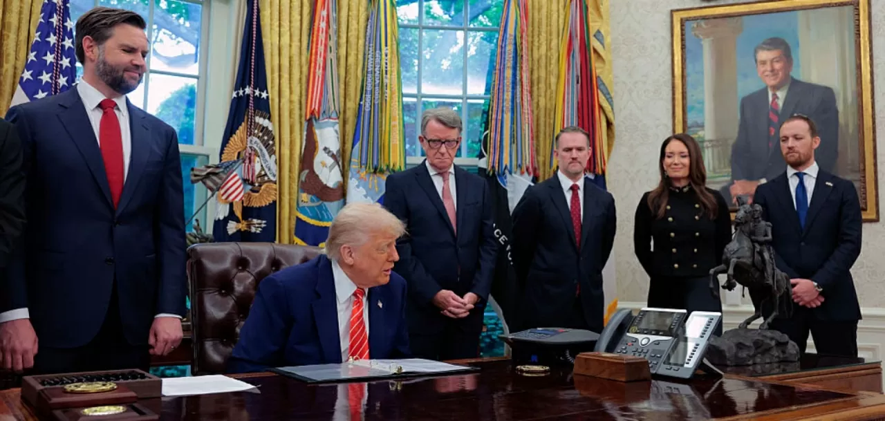 Thỏa thuận thương mại ‘đầy đủ và toàn diện’ Mỹ-Anh có gì mà gây áp lực toàn cầu?