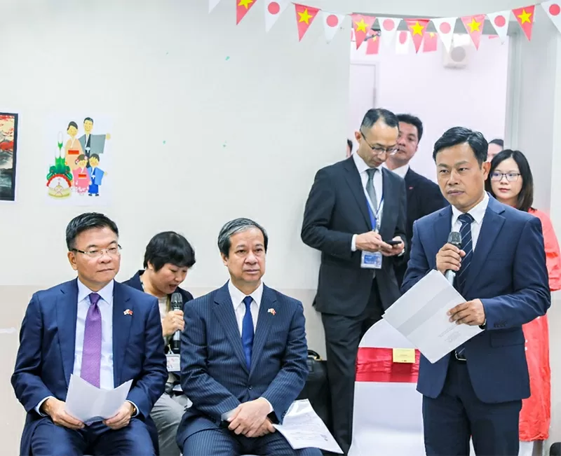 Thủ tướng Nhật Bản Ishiba Shigeru thăm trường Đại học Việt – Nhật: Thắt chặt hơp tác giáo dục song phương Thủ tướng Nhật Bản Ishiba Shigeru thăm trường Đại học Việt – Nhật: Thắt chặt hơp tác giáo dục song phương