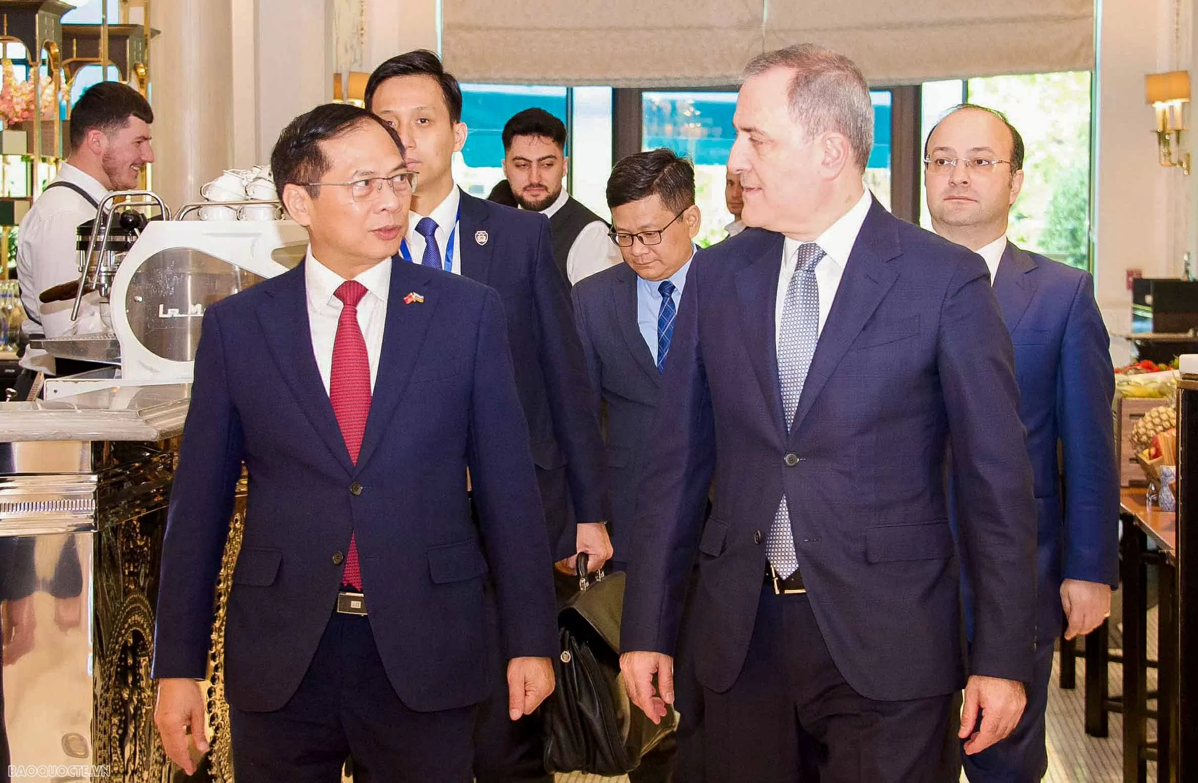 Phó Thủ tướng, Bộ trưởng Ngoại giao Bùi Thanh Sơn hội kiến Bộ trưởng Ngoại giao Azerbaijan Phó Thủ tướng, Bộ trưởng Ngoại giao Bùi Thanh Sơn hội kiến Bộ trưởng Ngoại giao Azerbaijan