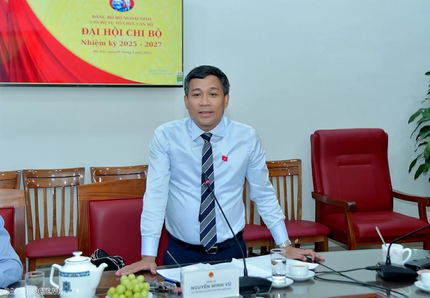 Phát huy vai trò hạt nhân chính trị, nâng cao hiệu quả công tác tổ chức, cán bộ của Bộ Ngoại giao trong tình hình mới