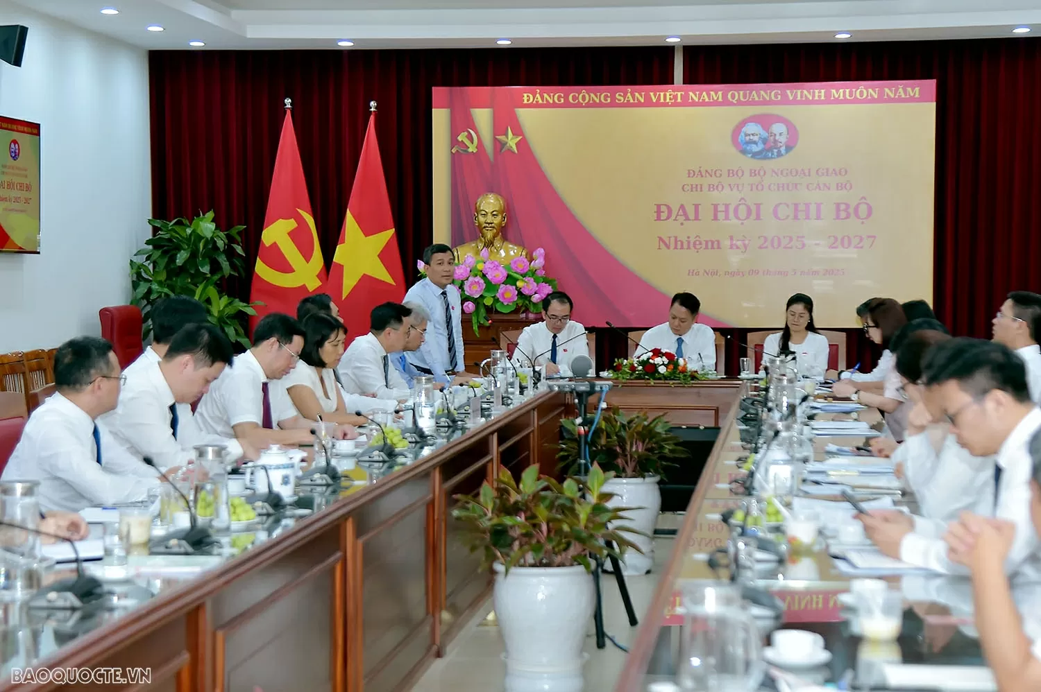 Phát huy vai trò hạt nhân chính trị, nâng cao hiệu quả công tác tổ chức, cán bộ của Bộ Ngoại giao trong tình hình mới