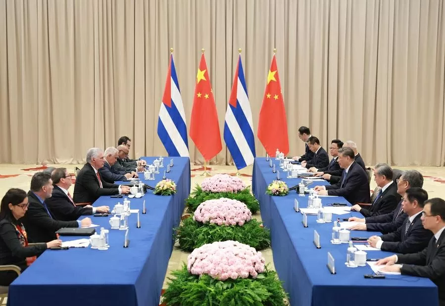 Chủ tịch Trung Quốc Tập Cận Bình gặp Chủ tịch Cuba Miguel Diaz-Canel bên lề lễ kỷ niệm 80 năm chiến thắng trong Chiến tranh Vệ quốc Vĩ đại của Liên Xô tại Moscow, Nga, ngày 9 tháng 5 năm 2025