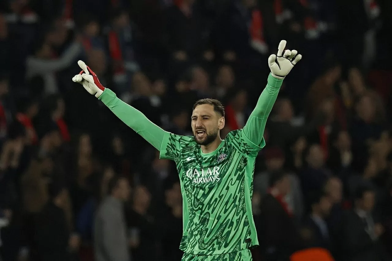 MU vung tiền mua ‘siêu nhện’ Donnarumma MU vung tiền mua ‘siêu nhện’ Donnarumma