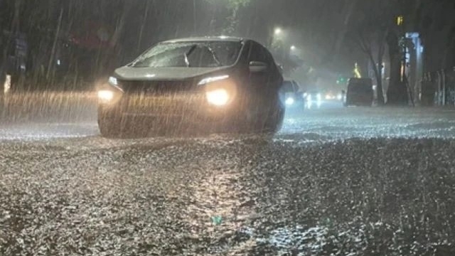 Dự báo thời tiết ngày mai (11/5): Hà Nội có mưa to, gió giật mạnh