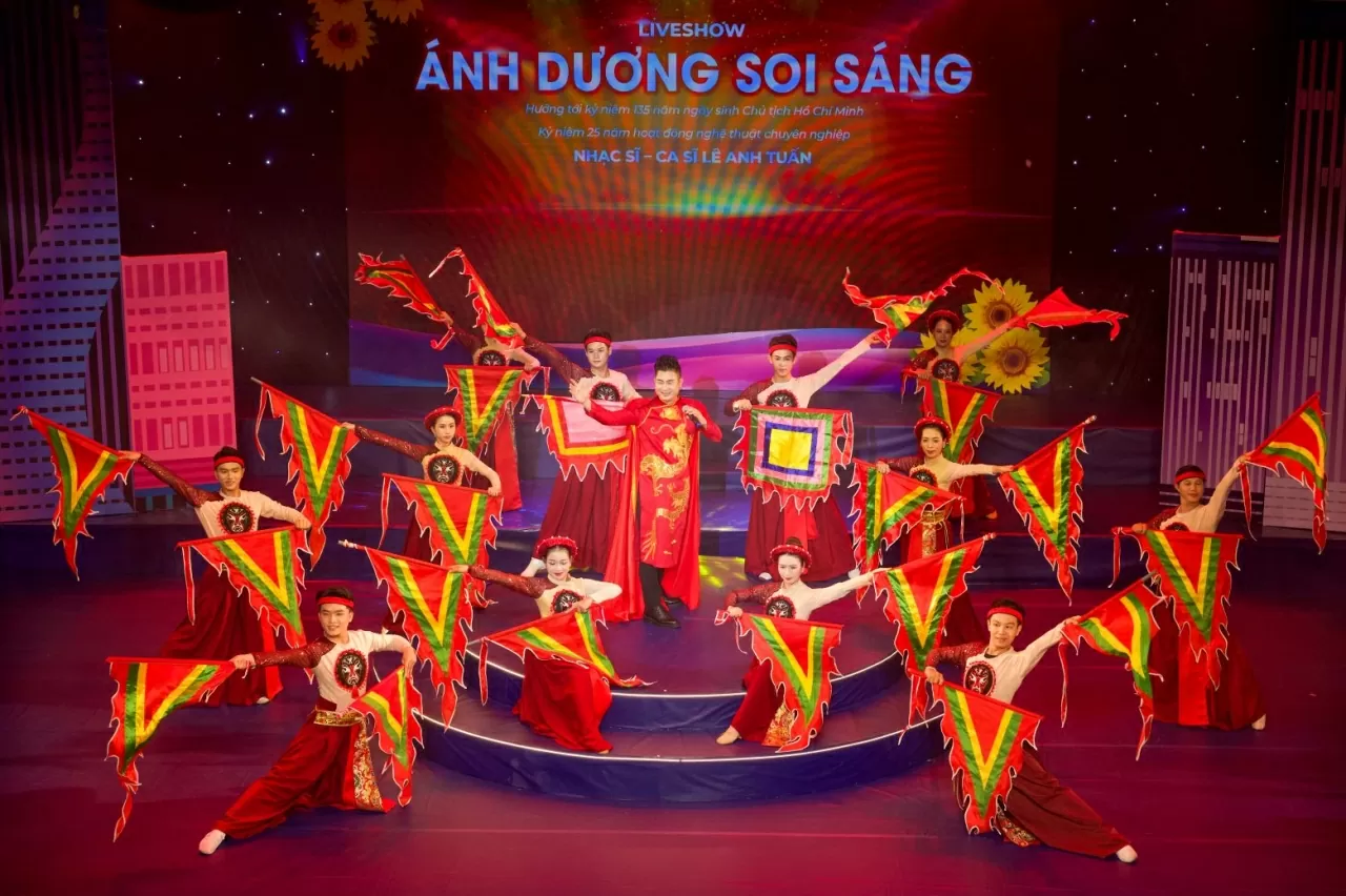 Gần 30 kênh truyền hình phát trực tiếp liveshow ‘Ánh dương soi sáng’ ca ngợi việc học và làm theo tấm gương tư tưởng đạo đức Hồ Chí Minh Gần 30 kênh truyền hình phát trực tiếp liveshow ‘Ánh dương soi sáng’ ca ngợi việc học và làm theo tấm gương tư tưởng đạo đức Hồ Chí Minh