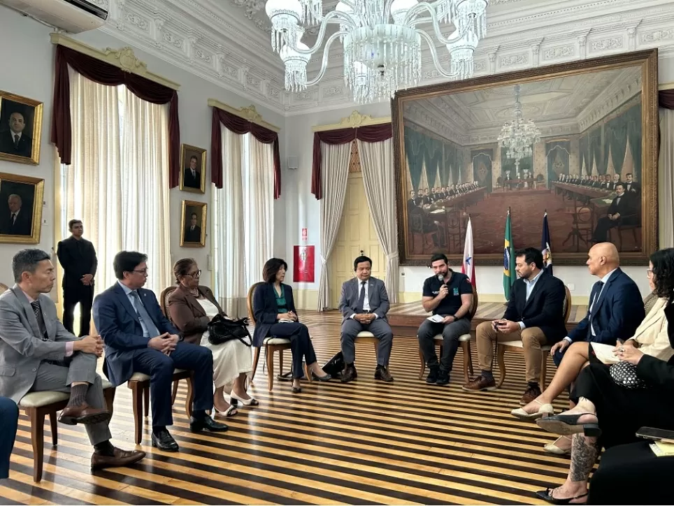 Đại sứ Bùi Văn Nghị cùng các đại sứ ASEAN tại Brazil thăm và làm việc tại Tại cuộc gặp với Thị trưởng Belém, ông Igor Normando Đại sứ Bùi Văn Nghị cùng các đại sứ ASEAN tại Brazil thăm và làm việc tại Tại cuộc gặp với Thị trưởng Belém, ông Igor Normando