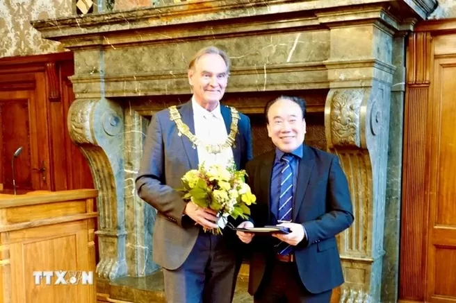 Đức: Thành phố Leipzig vinh danh công dân Việt Nam Đức: Thành phố Leipzig vinh danh công dân Việt Nam