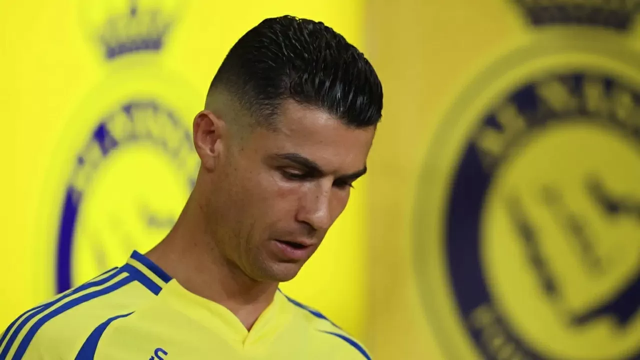 Al-Nassr hoãn đàm phán gia hạn hợp đồng với Ronaldo? Al-Nassr hoãn đàm phán gia hạn hợp đồng với Ronaldo?