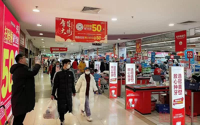 Chịu sức ép từ căng thẳng thương mại, giá hàng xuất xưởng tại Trung Quốc giảm mạnh nhất trong 6 tháng
