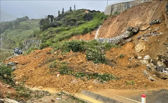 Nhiều địa phương tại tỉnh Lào Cai bị thiệt hại do mưa lớn và dông lốc Nhiều địa phương tại tỉnh Lào Cai bị thiệt hại do mưa lớn và dông lốc