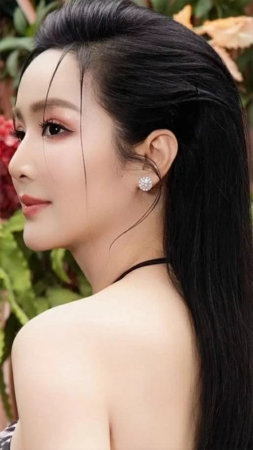 Hoa hậu Đền Hùng Giáng My