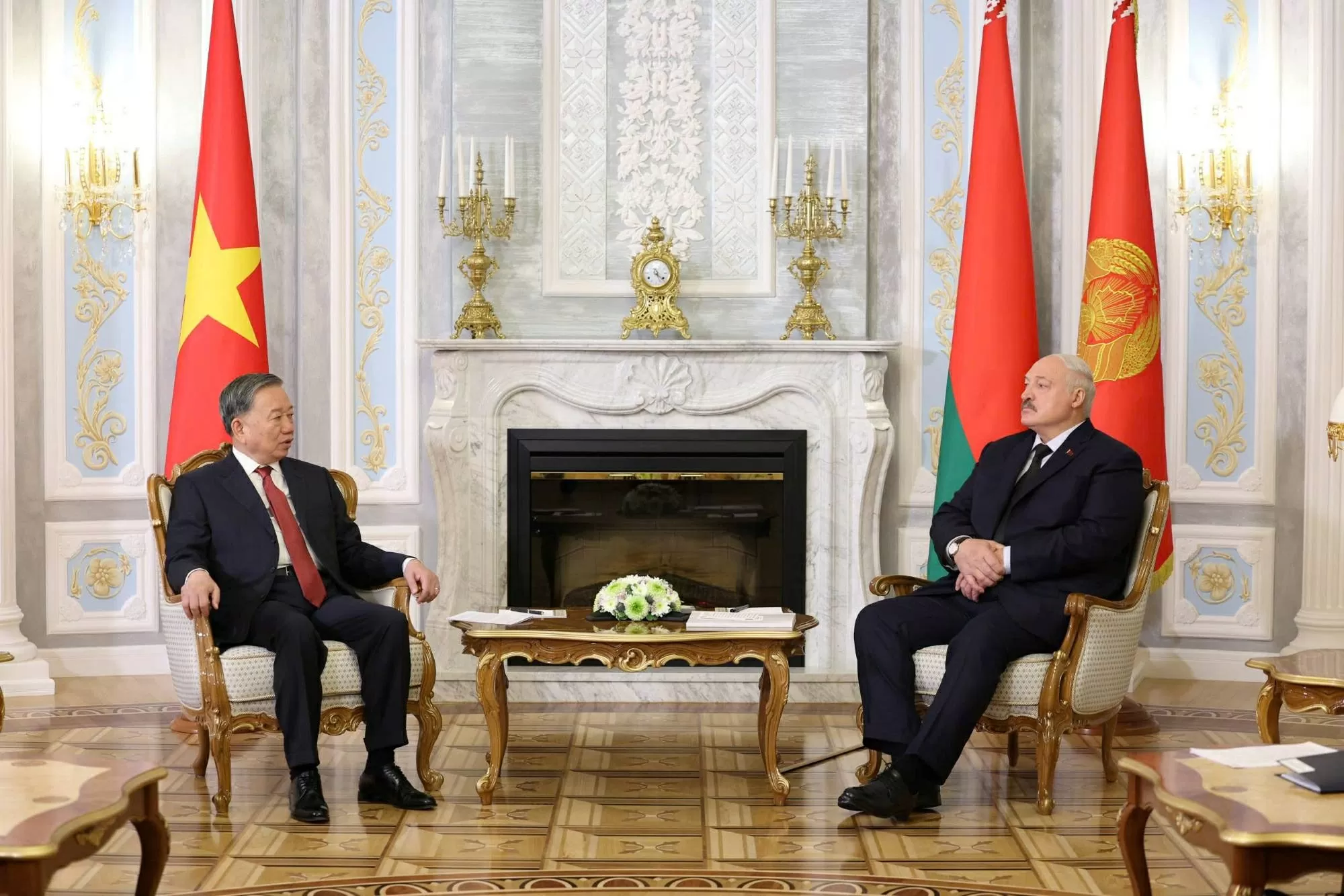 Tổng Bí thư Tô Lâm hội đàm với Tổng thống Belarus Aleksandr Lukashenko Tổng Bí thư Tô Lâm hội đàm với Tổng thống A. Lukashenko: Việt Nam coi Belarus là đối tác quan trọng ở khu vực