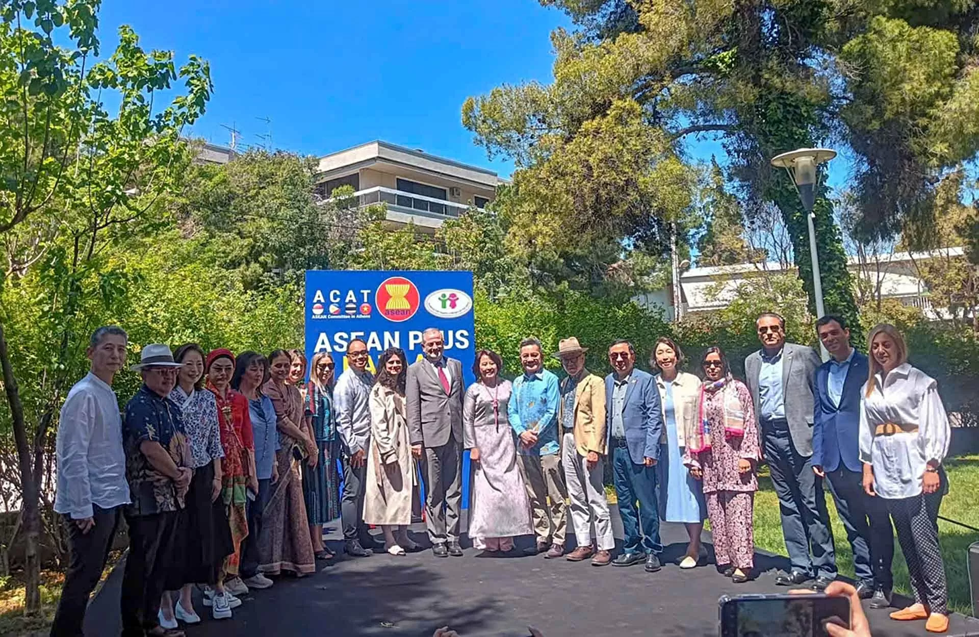 Hội chợ từ thiện ASEAN Plus lần thứ 3: Đưa ASEAN và Việt Nam tới bạn bè Hy Lạp Hội chợ từ thiện ASEAN Plus lần thứ 3: Đưa ASEAN và Việt Nam tới bạn bè Hy Lạp