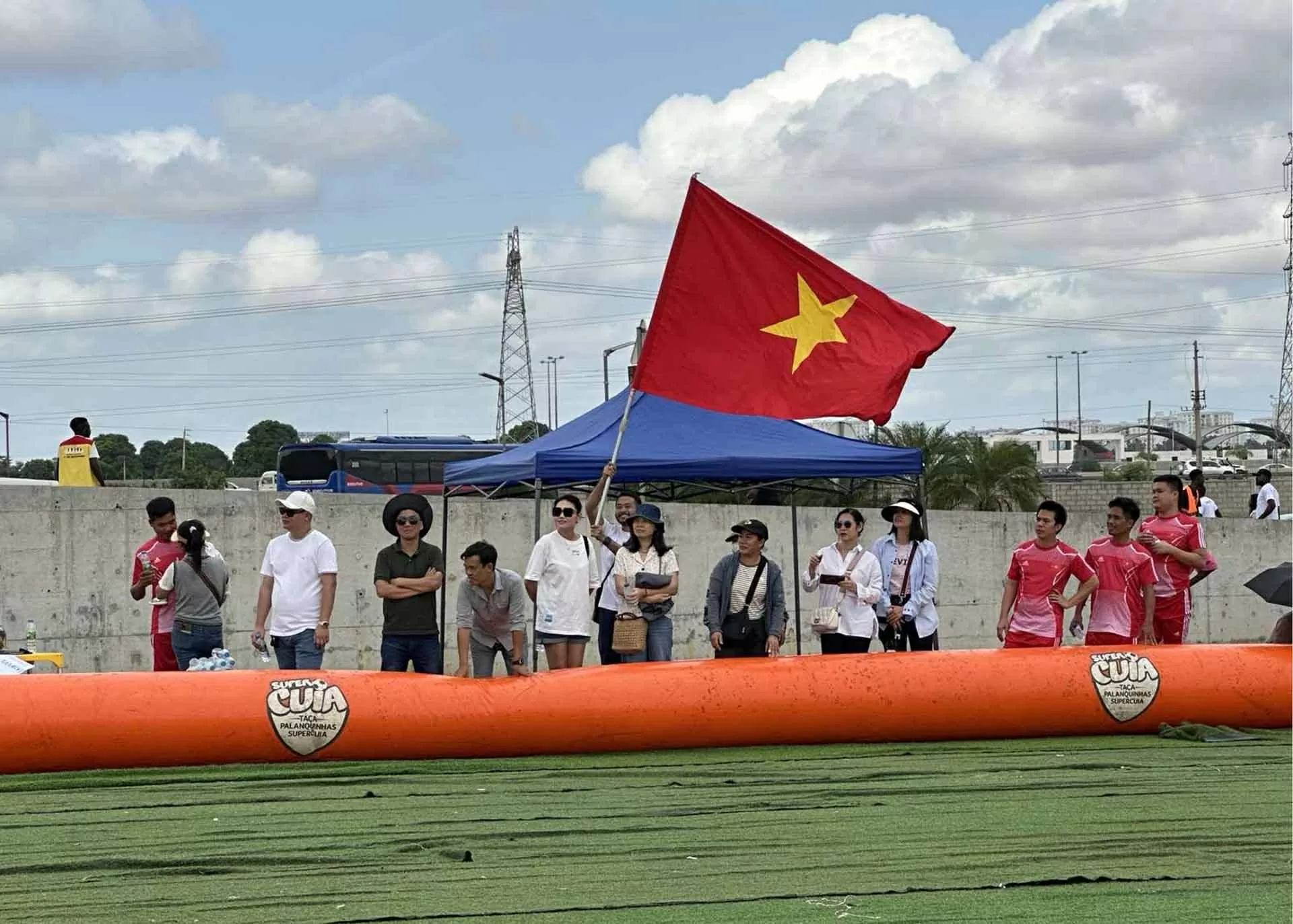 Rực rỡ sắc Việt tại sự kiện PETRO không biên giới 2025 ở Angola Rực rỡ sắc Việt tại sự kiện PETRO không biên giới 2025 ở Angola