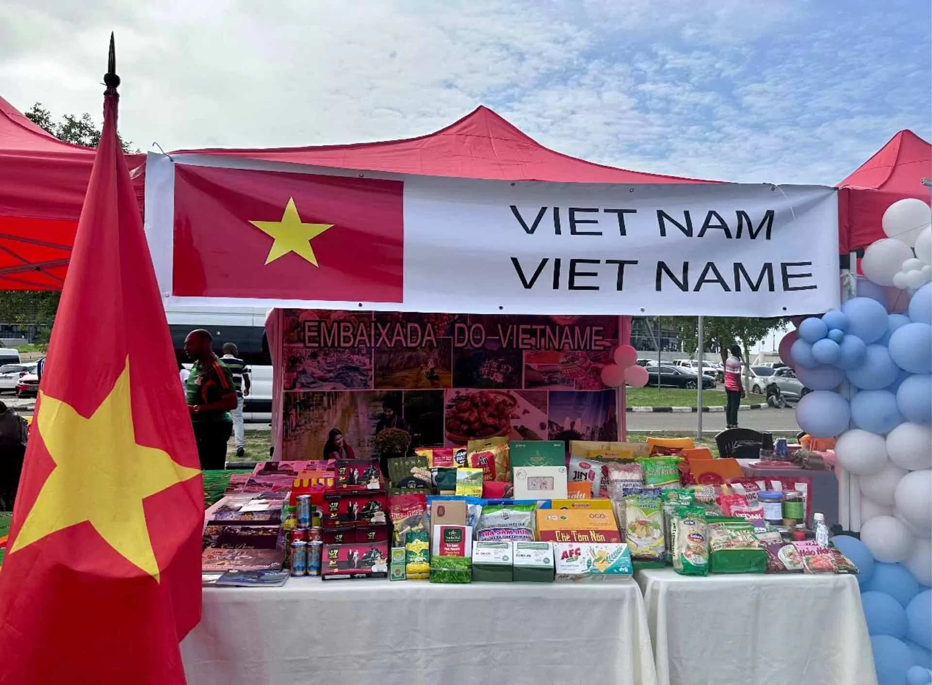 Rực rỡ sắc Việt tại sự kiện PETRO không biên giới 2025 ở Angola Rực rỡ sắc Việt tại sự kiện PETRO không biên giới 2025 ở Angola