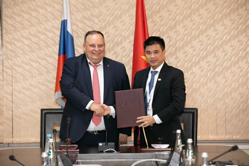 UEH - Vai trò kết nối và phát triển trong quan hệ hợp tác giáo dục Nga - Việt UEH - Vai trò kết nối và phát triển trong quan hệ hợp tác giáo dục Nga - Việt