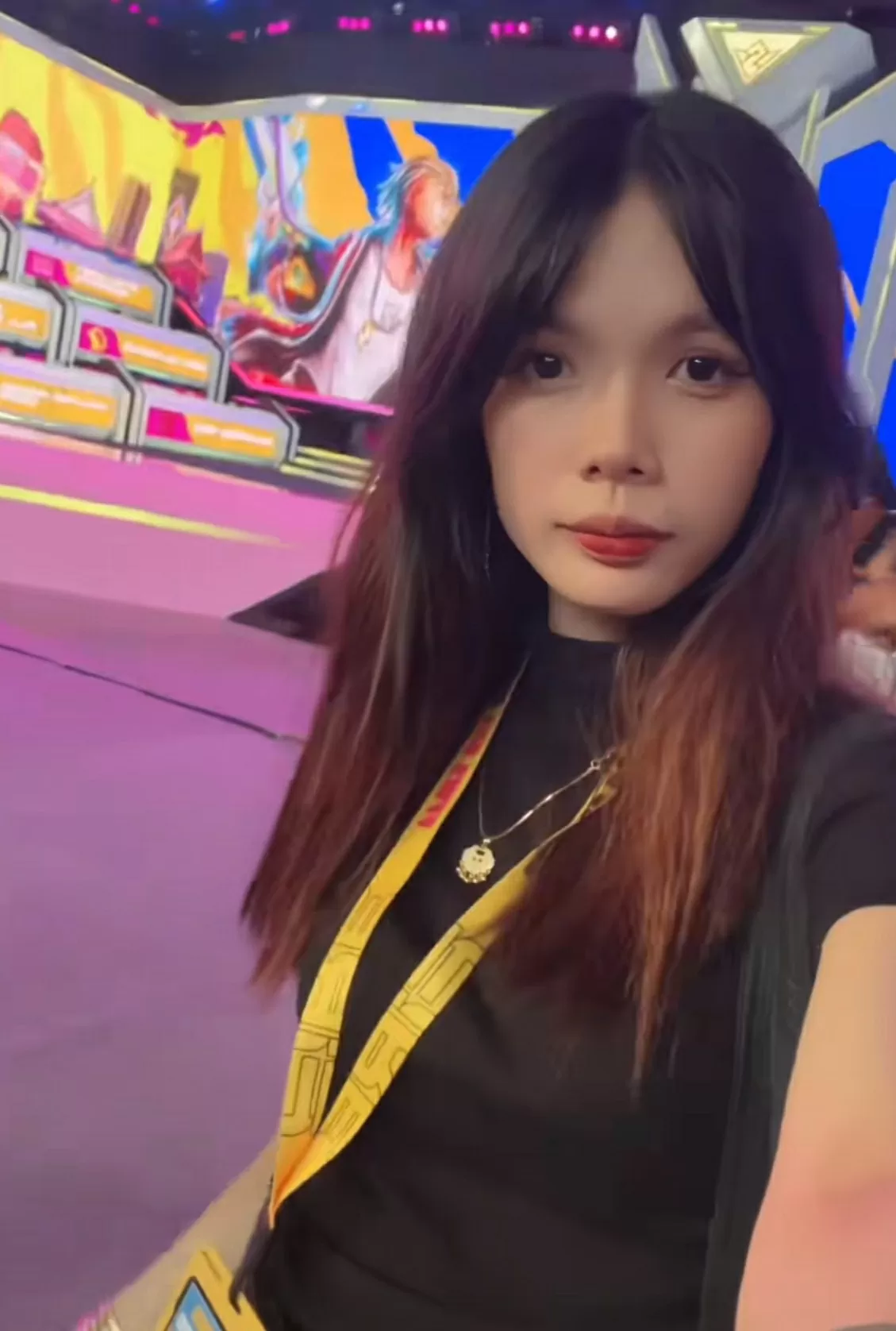 Cô gái trẻ trở thành hiện tượng sau gameshow 'Đại chiến streamer'