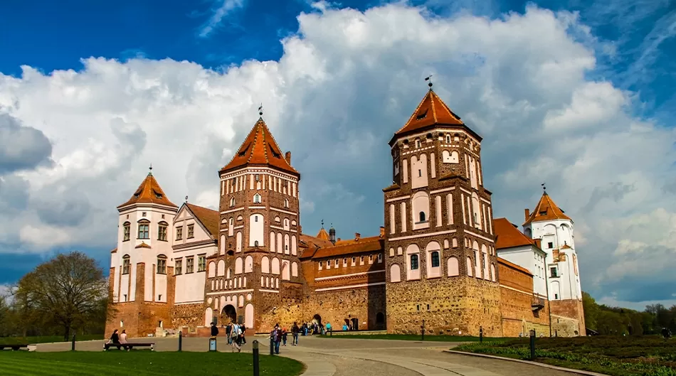 10 điểm đến hút khách nhất Belarus: Di sản, thiên nhiên và những điều kỳ thú 10 điểm đến hút khách nhất Belarus: Di sản, thiên nhiên và những điều kỳ thú