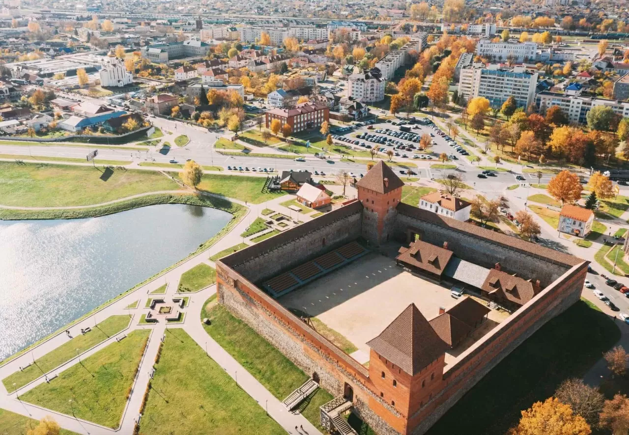 10 điểm đến hút khách nhất Belarus: Di sản, thiên nhiên và những điều kỳ thú 10 điểm đến hút khách nhất Belarus: Di sản, thiên nhiên và những điều kỳ thú